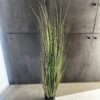 Planta artificial de pasto verde